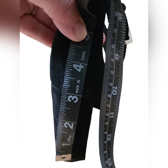 VINCE CAMUTO | RUFFLE VAMP SUEDE HEEL - Picture 6 of 9